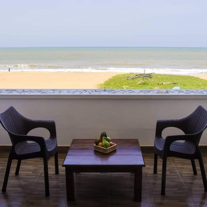 Grace Beach Resort By Travel Corners Negombo Buitenkant foto