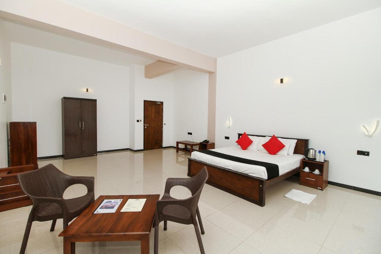 Grace Beach Resort By Travel Corners Negombo Buitenkant foto