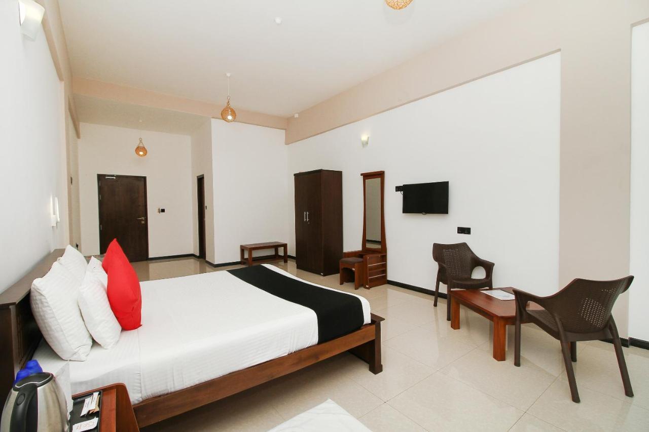Grace Beach Resort By Travel Corners Negombo Buitenkant foto