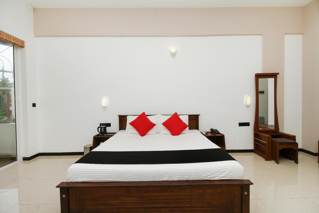 Grace Beach Resort By Travel Corners Negombo Buitenkant foto